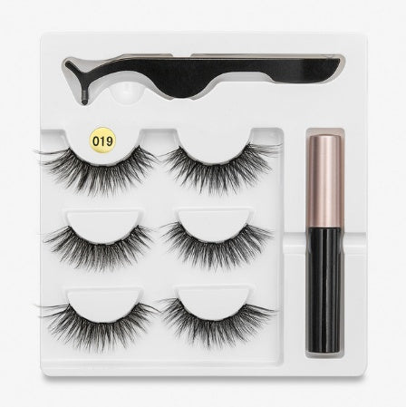 A Pair Of False Eyelashes With Magnets In Fashion | Everyday Home Deal