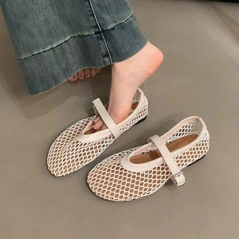 Women's Elegant French-Style Low-Heeled Flat Pumps - Premium Apparel Deal | Everyday Home Deal
