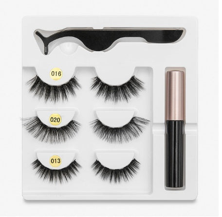 A Pair Of False Eyelashes With Magnets In Fashion | Everyday Home Deal
