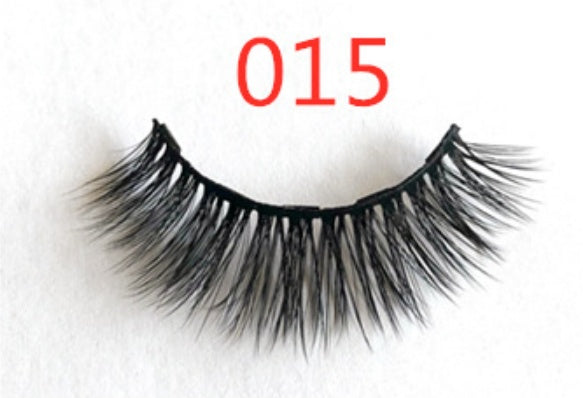 A Pair Of False Eyelashes With Magnets In Fashion | Everyday Home Deal