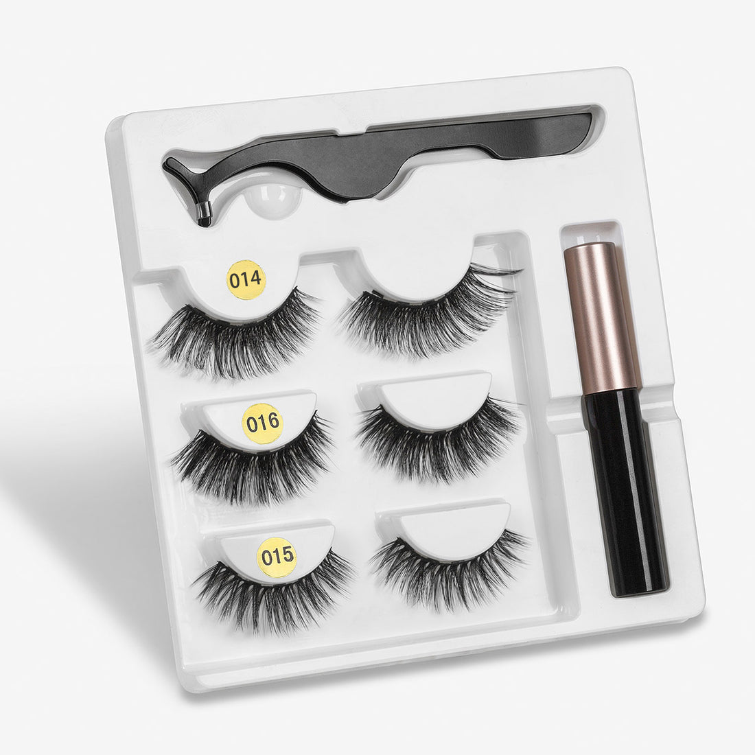 A Pair Of False Eyelashes With Magnets In Fashion | Everyday Home Deal