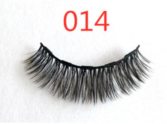 A Pair Of False Eyelashes With Magnets In Fashion | Everyday Home Deal
