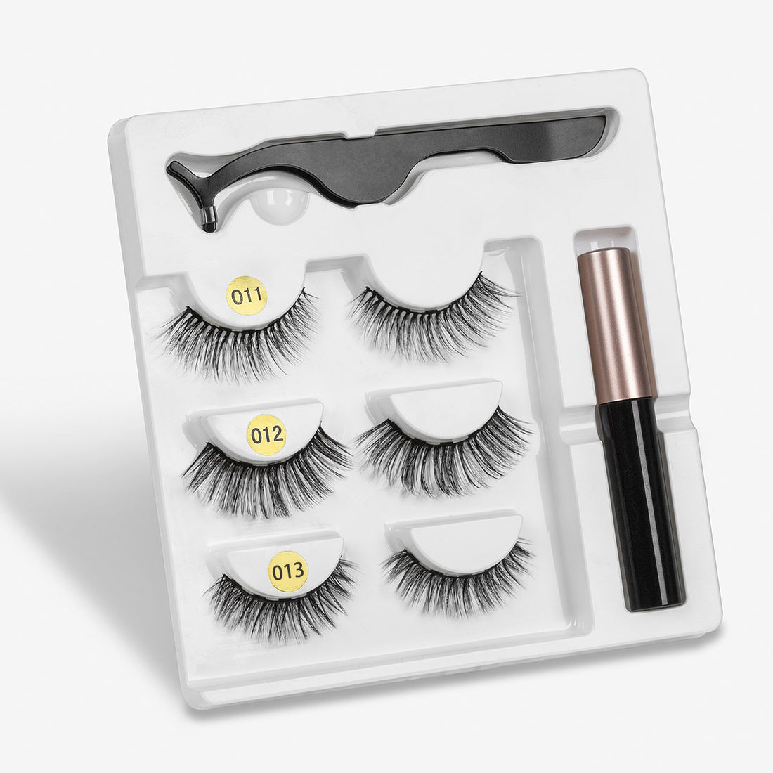 A Pair Of False Eyelashes With Magnets In Fashion | Everyday Home Deal