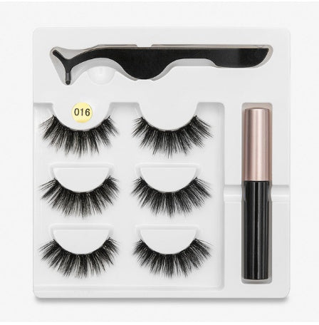 A Pair Of False Eyelashes With Magnets In Fashion | Everyday Home Deal