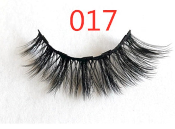 A Pair Of False Eyelashes With Magnets In Fashion | Everyday Home Deal