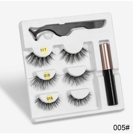 A Pair Of False Eyelashes With Magnets In Fashion | Everyday Home Deal